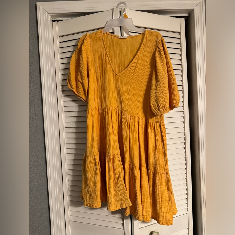 Medium orange dress